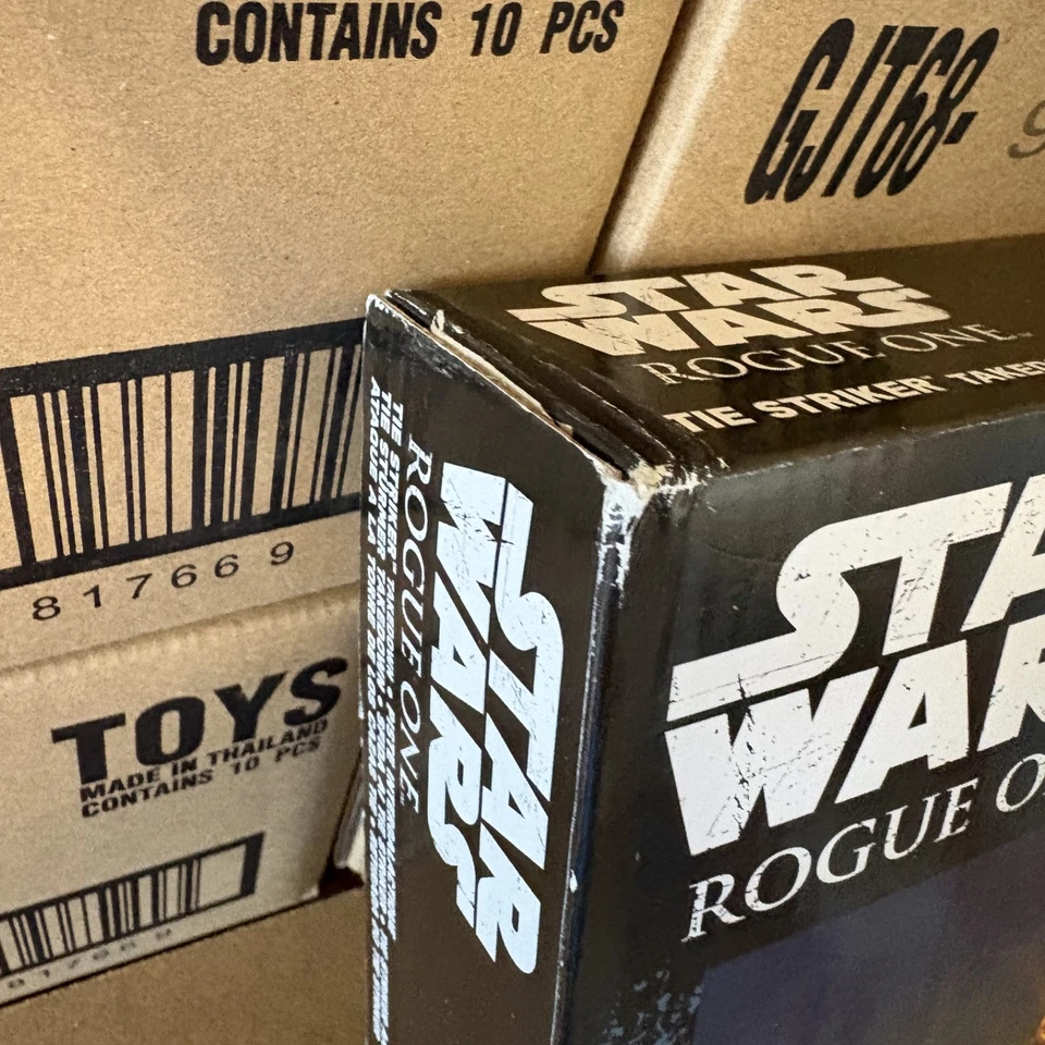 HOT WHEELS - Star Wars Rogue One - Carships - Track Stars - Tie Striker Takedown - Immagine 2 di 4