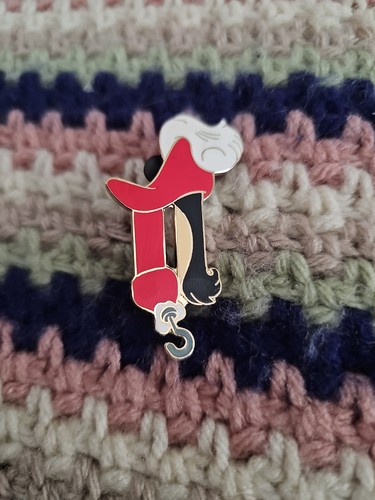 DISNEYLAND RESORT CHARACTER LETTER (N/CAPTAIN HOOK) HAT, HAIR & HOOK PIN #44982