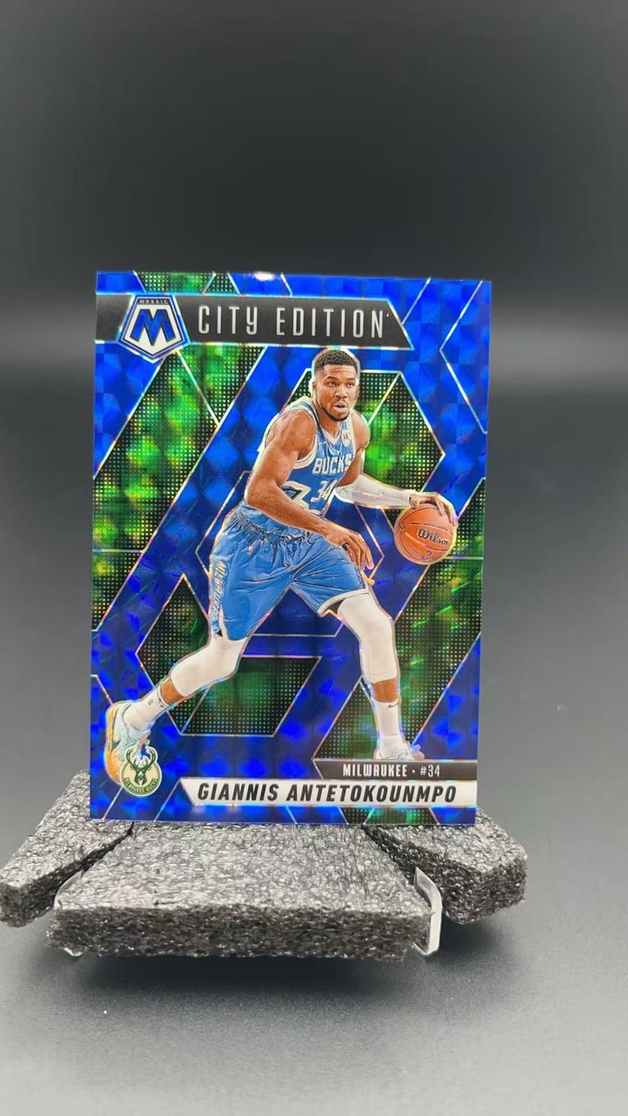 2024-25 Panini Mosaic Giannis Antetokounmpo City Edition Blue /199 #20306 C