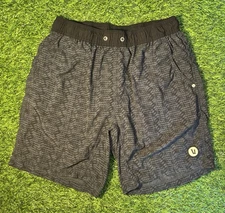 Vuori Kore Shorts Mens Medium Camo Lined Athletic 7.5" Inseam Performance Runner