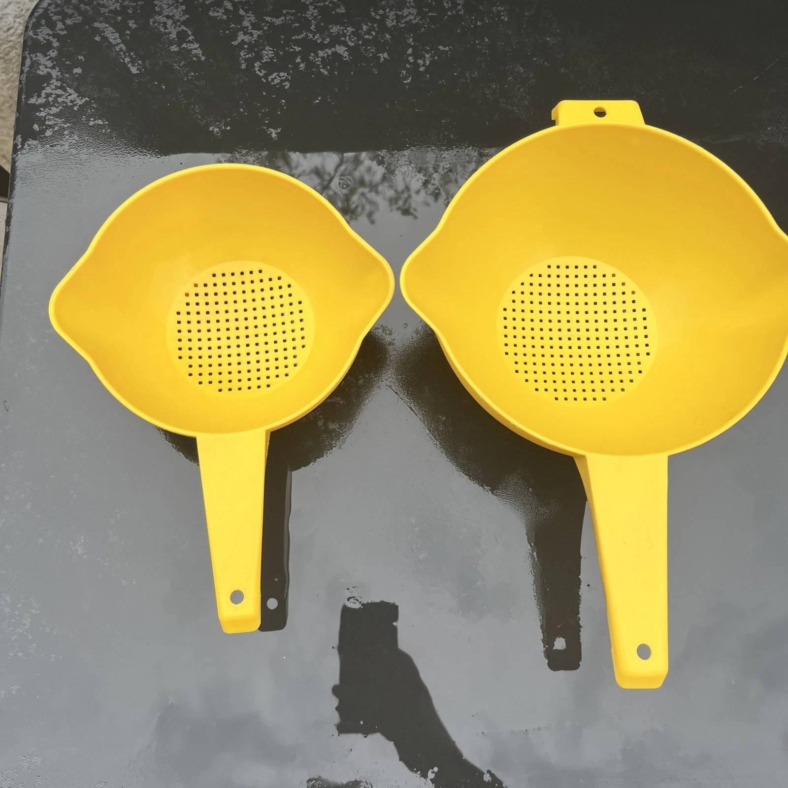 Vintage Tupperware 1 Large & 1 Small Bright Yellow Stainer