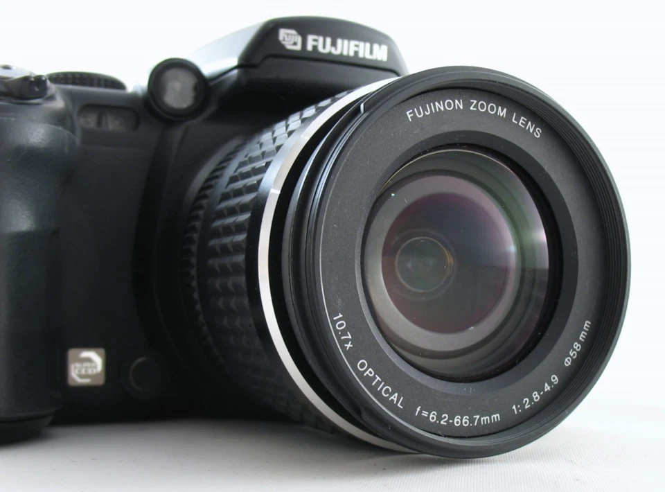 Fujifilm FinePix S9500 Digital Bridge Camera 28-300mm 10x Zoom Lens +1GB Card - Image 3 of 4