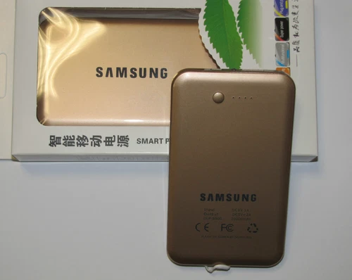 External battery powerbank 8000mAh universal various colors with 220V power supply