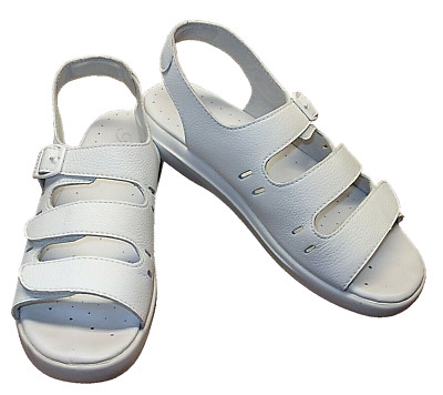 Propét BREEZY WALKER OPEN-TOE SANDALS....SIZE 7.5 N (AA)....EXCELLENT CONDITION