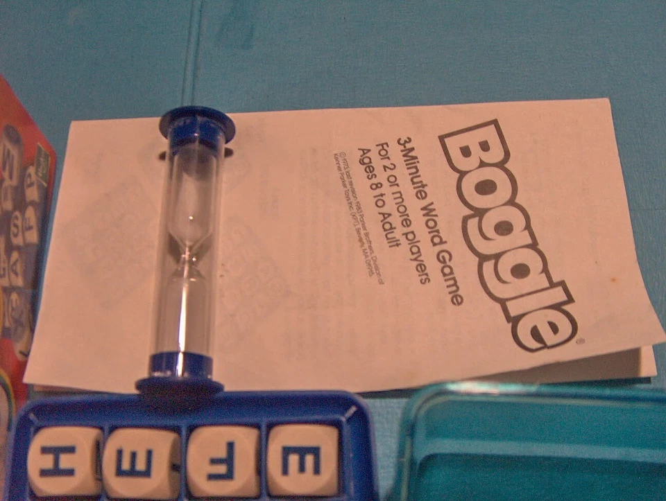 Parker Brothers BOGGLE Game For 2+ Players Ages 8~Adult - TAPE ON BOX - Image 4 of 4