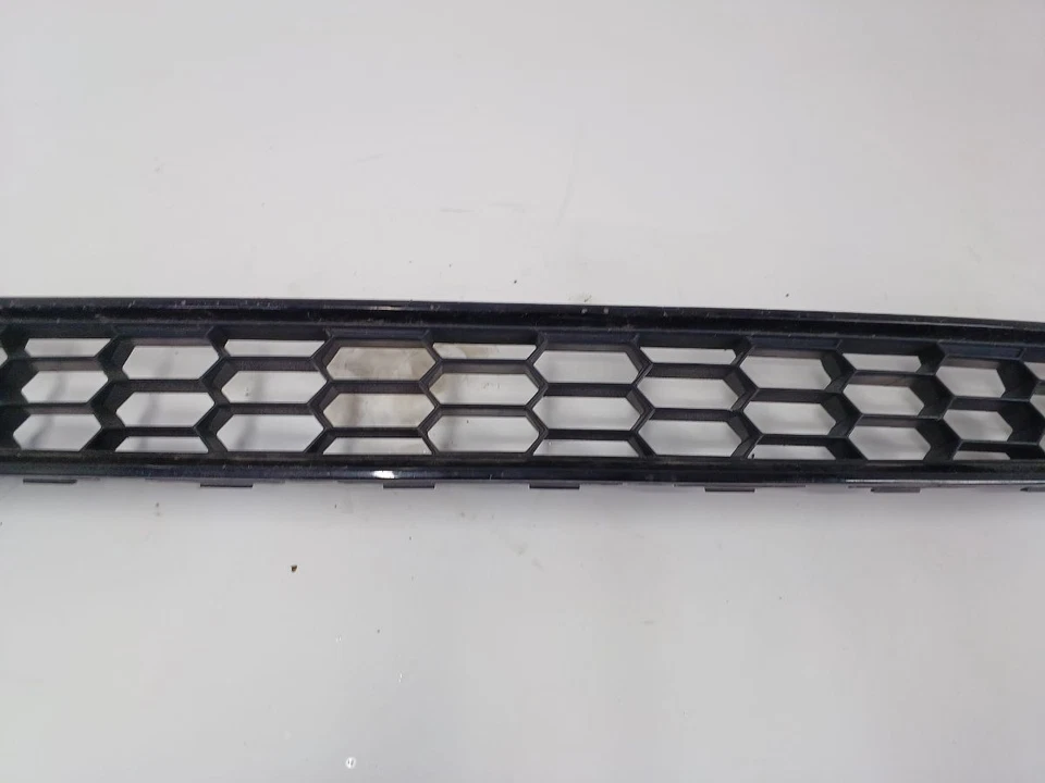 2014 FORD Fiesta 1.0 Petrol Front Lower Grille C1BJ-17K945-AA - Image 3 of 4