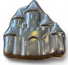 Retro silver metal castle cake pan baking #retrocakes