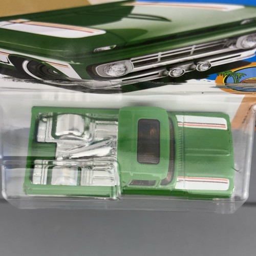 Hot Wheels Custom '62 Chevy Pickup Green Surf's Up 1/5 Hoosier Longboards - Picture 3 of 9
