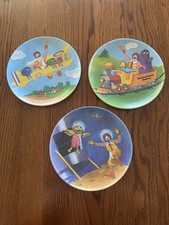 Lot de trois assiettes McDonald's vintage 1985 espace, train, avion