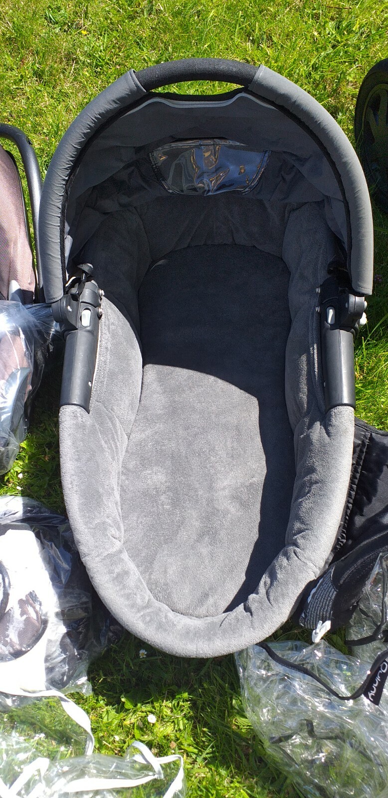 Quinny Buzz Travel System. Maxi Cosi. Pushchair. Travel Cot. Isofix