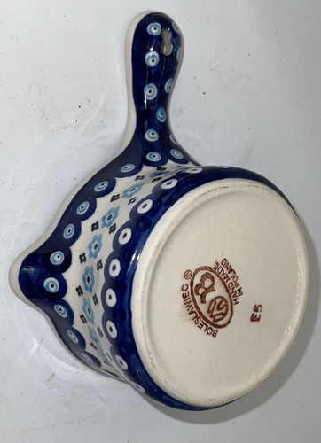 Boleslawiec Polish Pottery Gravy, Sauce Bowl With Spout and Handle With Keyhole - Picture 3 of 4