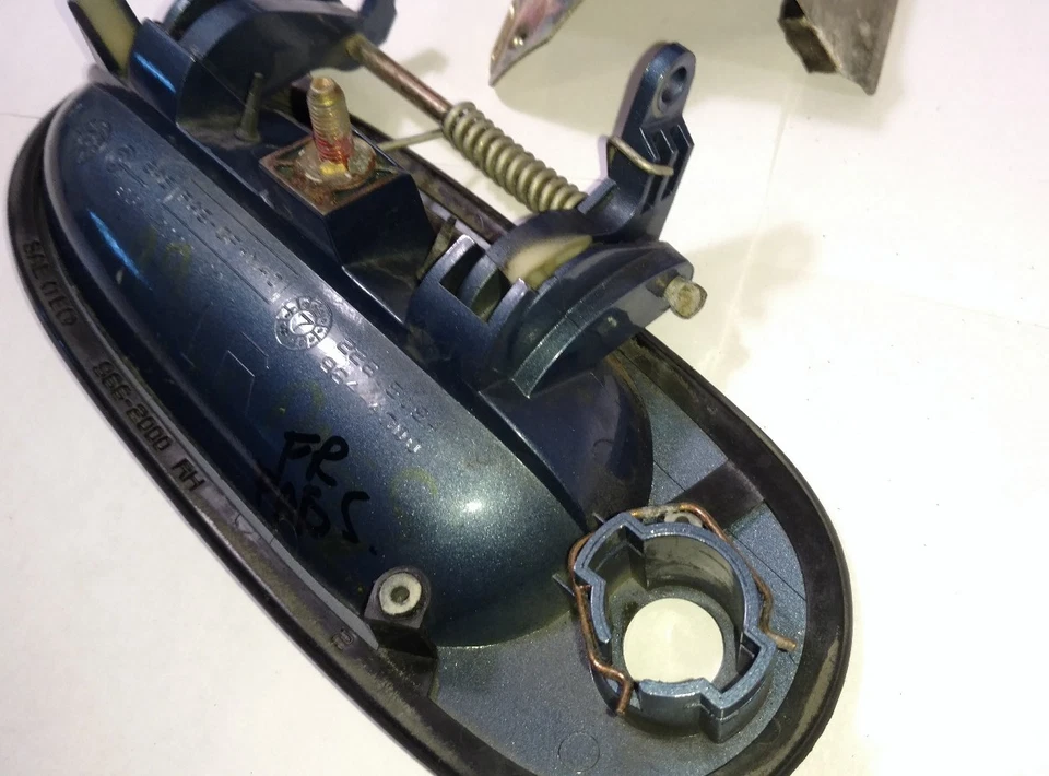 1999-2004 Oldsmobile Alero 2.4L OEM Pass front exterior door handle 22615194 Foto 4 de 4