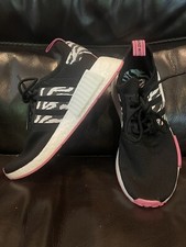 Womens Adidas Athletic Shoes Size 7