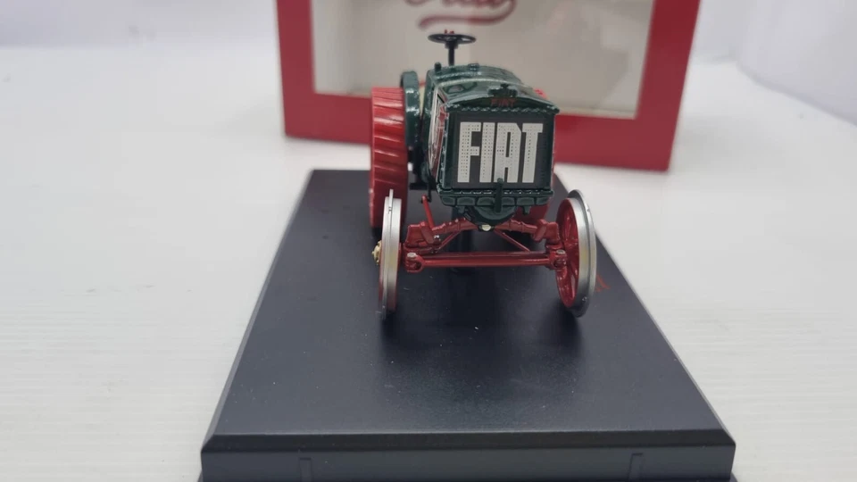 RPG702 Replicagri Fiat 702 New Holland 1/32 - Immagine 2 di 4