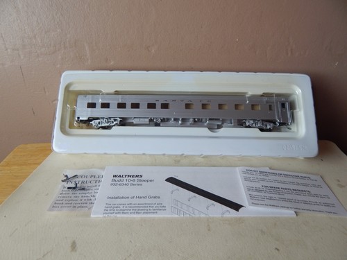 WALTHERS HO Scale Santa Fe 85' Budd 10-6 Sleeper Car~Item #932-6345~w/Orig. Box - Picture 8 of 11