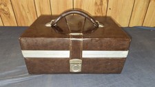 Vintage Retro 8-Track Tape Carrying Case   Top Handle   Holds 24 Tapes 1960s/70s