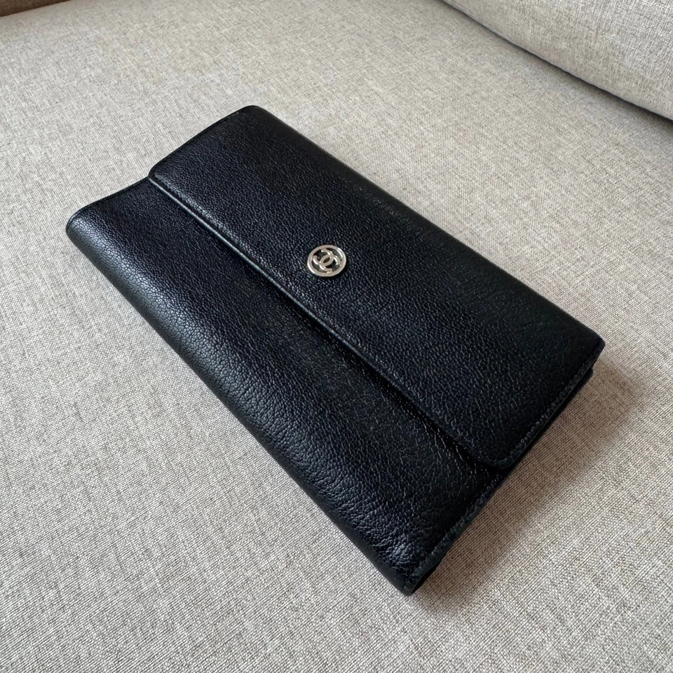 CHANEL Logo Leather Tri-fold Wallet Silver CC Snap Long Card Pouch Envelope - Image 2 of 4