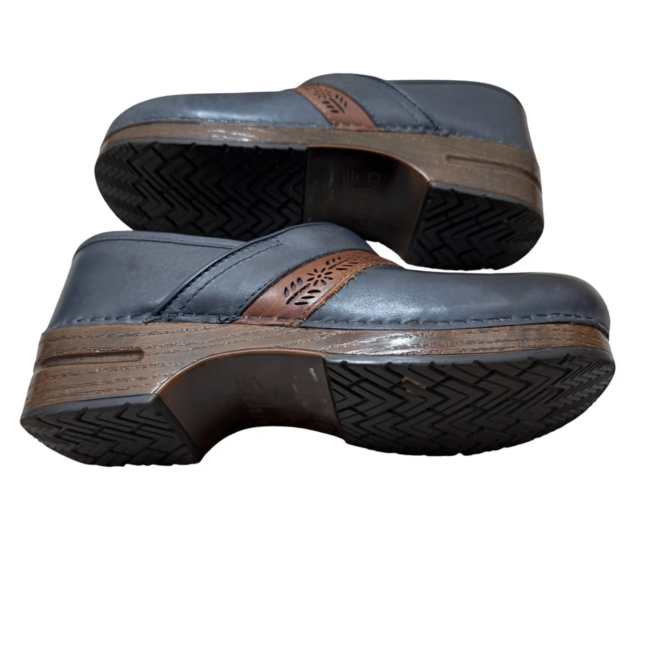 Zuecos de cuero Dansko Penny para mujer 42 EE. UU. 11 cómodos zapatos de trabajo sin cordones en relieve Foto 3 de 4