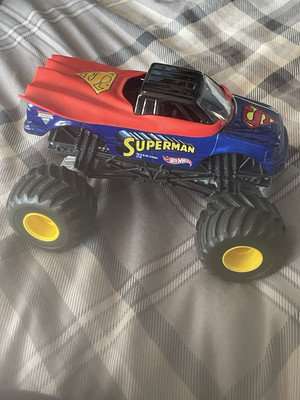 1/24 Hot Wheels Monster Jam Truck Superman Diecast Rarität * Importiert