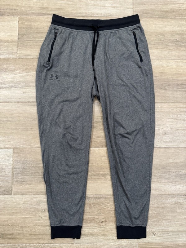 Under Armour Men's Jogger Sweatpants LARGE Gray Tapered Outdoor Zip Pockets Logo