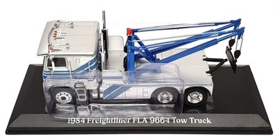 Greenlight 1/43 Scale 86632 - 1984 Freightliner FLA 9664 Tow Truck
