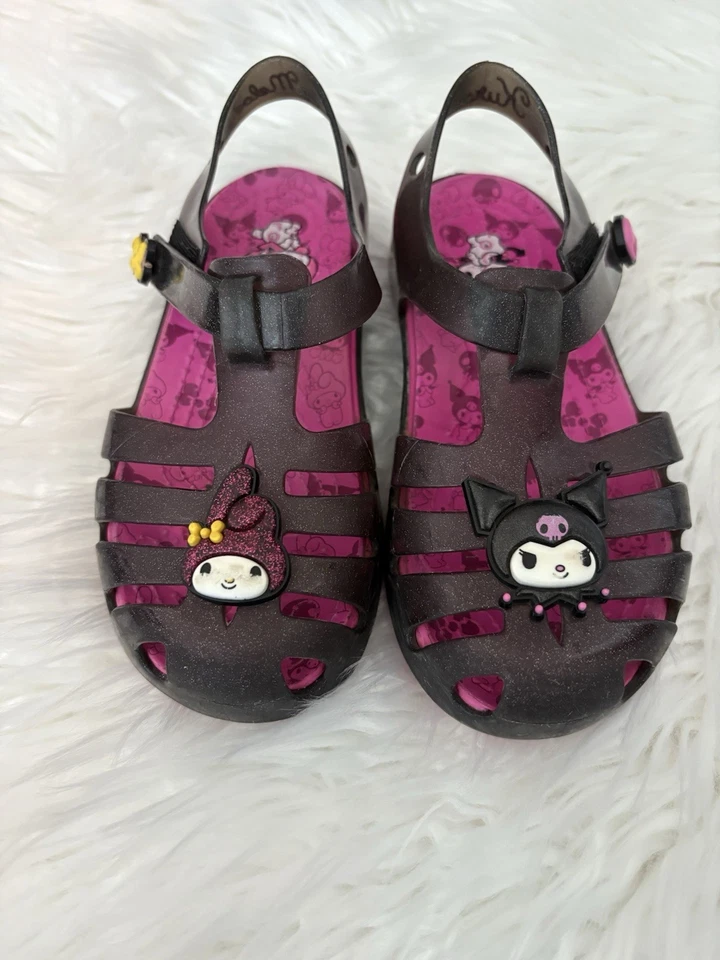 Sandália infantil Hello Kitty and Friends My Melody and Kuromi - Crocs tamanho c10 - Imagem 2 de 4