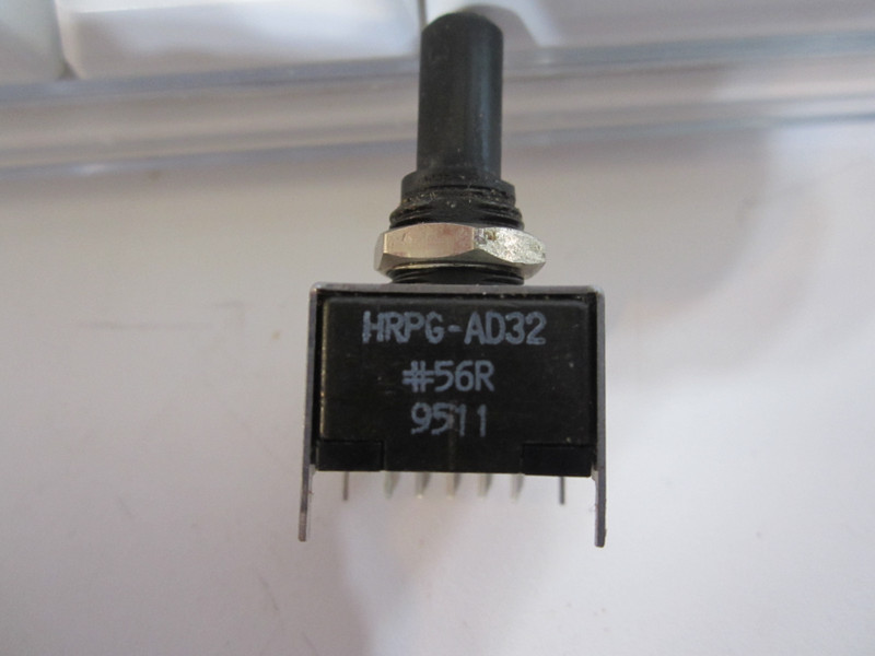 1Pcs Optical quad encoder HRPG-AD32  Detent 32 count. 1/4 inch shaft NOS unboxed