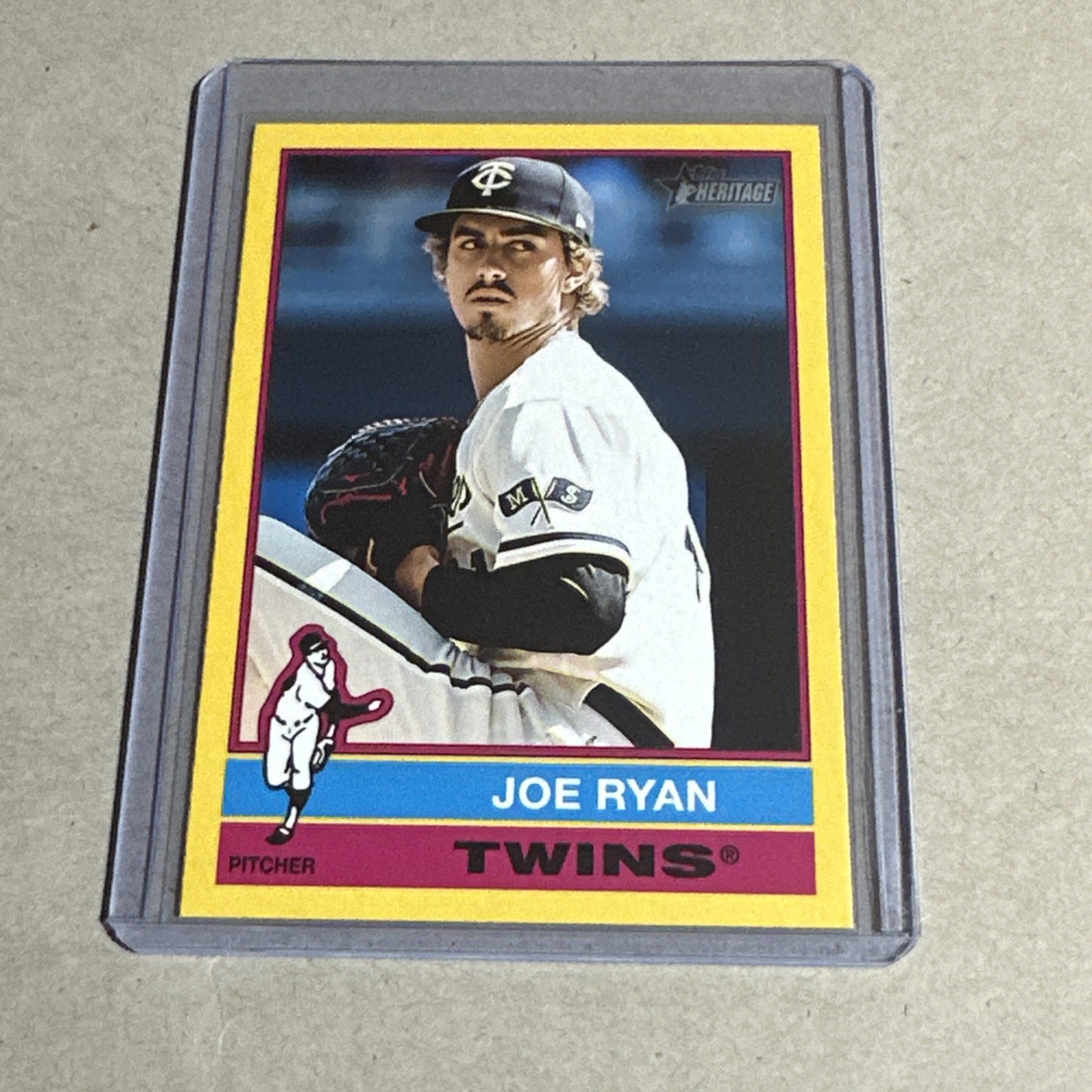 2025 Topps Heritage - Joe Ryan #276 Dark Yellow Border