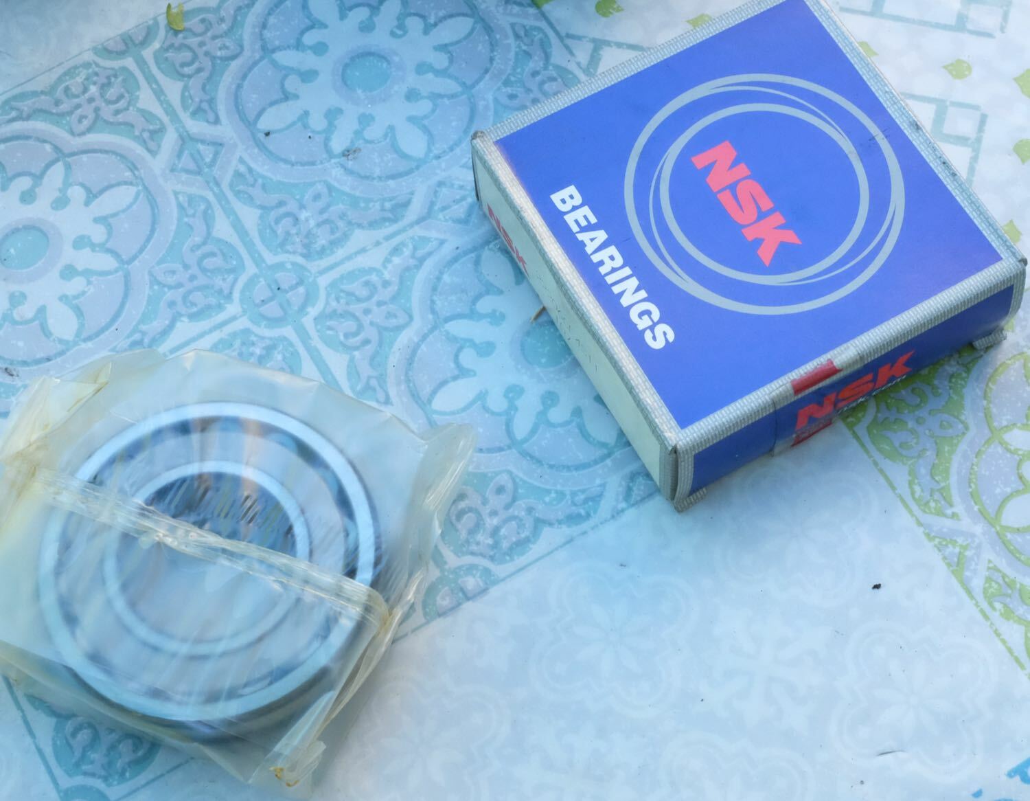 Roulement NSK 22206CE4S11 à rotule à double rangée de rouleaux robustes