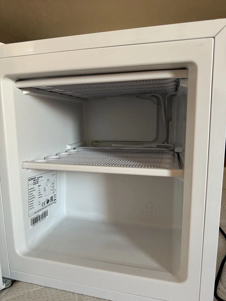 BOMANN 738800  GB 388 Weiss Congelatore Classe A++ Stand Alone Bianco 30 L Nuovo - Imagen 2 de 4