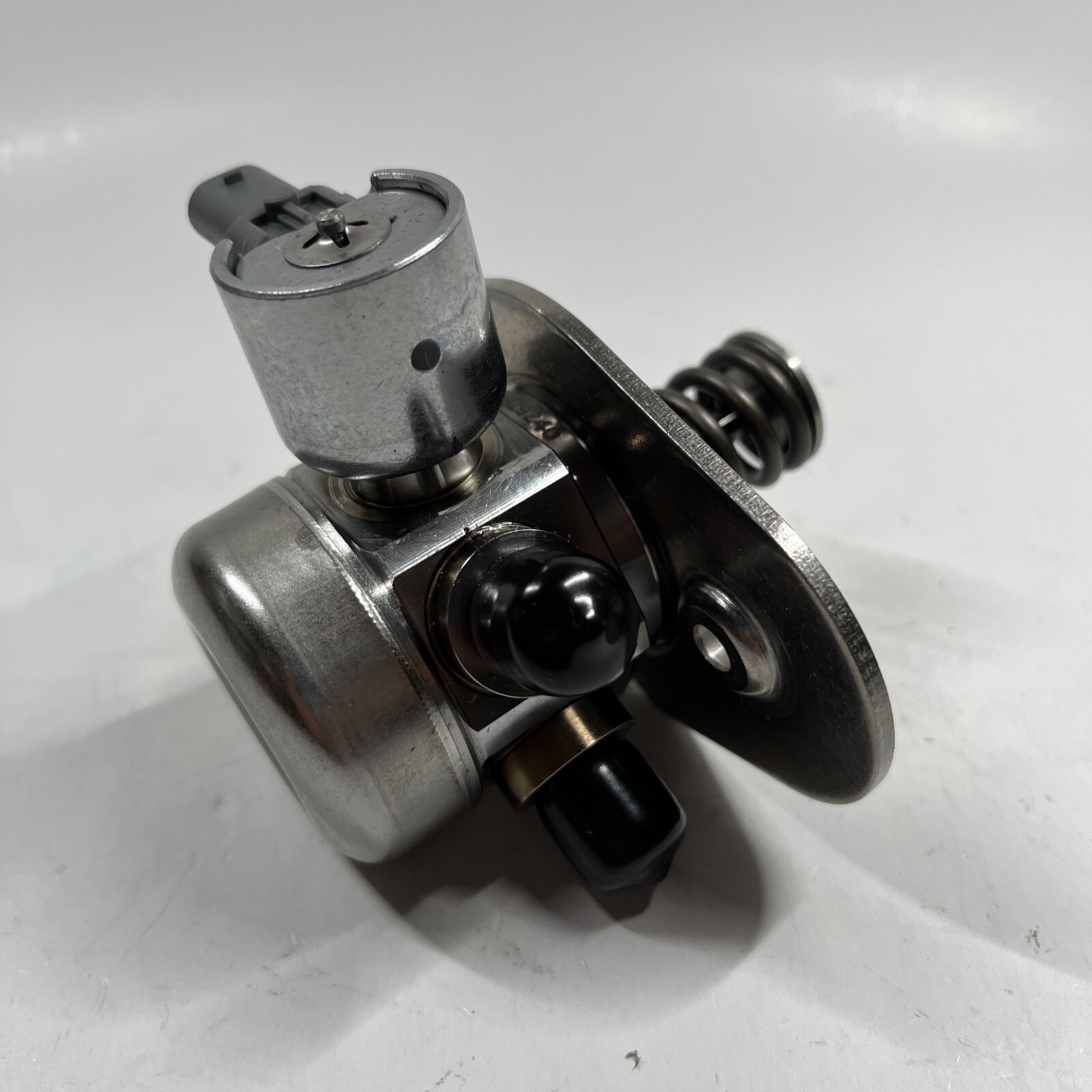 High Pressure Fuel Pump for BMW i8 X1 X2 Mini Cooper Cooper Clubman Countryman