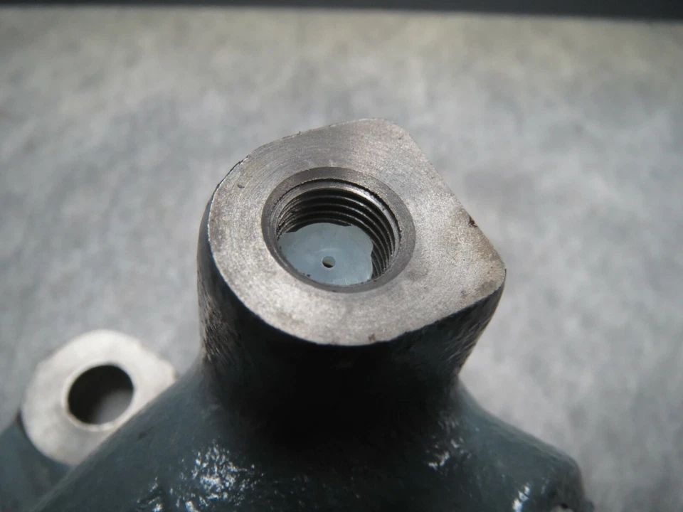 Cilindro esclavo de embrague para Mitsubishi Montero MD712383 Hecho en Japón ¡Envío rápido! Foto 3 de 4