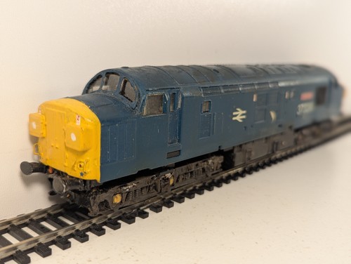 Locomotora diésel Lima calibre OO clase 37 37324 BR azul 205220 repuestos o reparación | Condition: Used