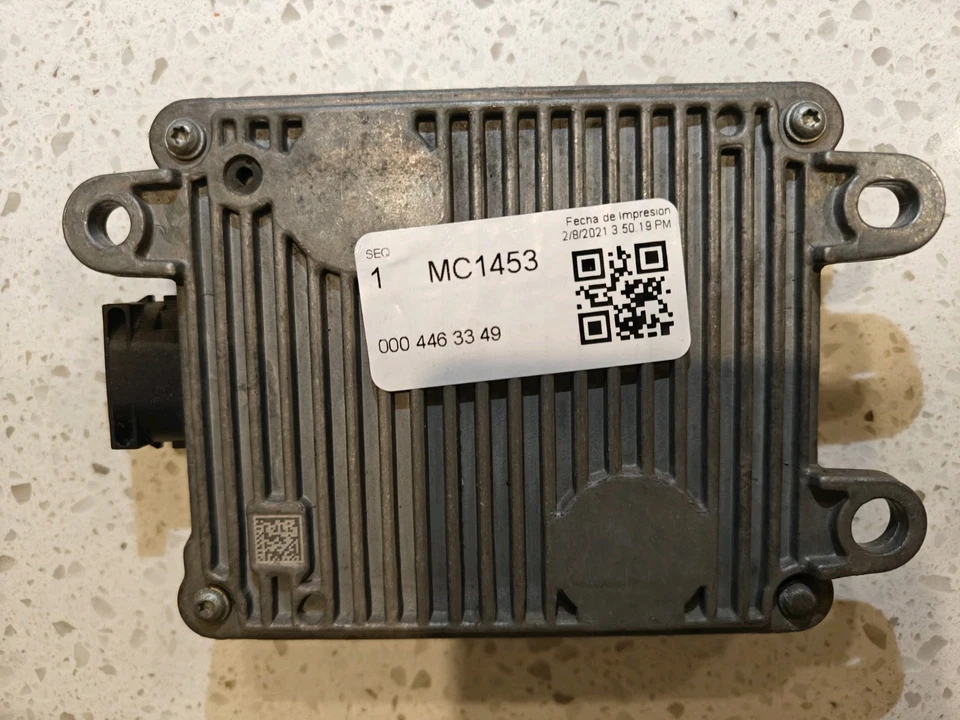 Sensor de radar control distrónico Freightliner Mercedes-Benz OEM A000 446 3349 Foto 2 de 3