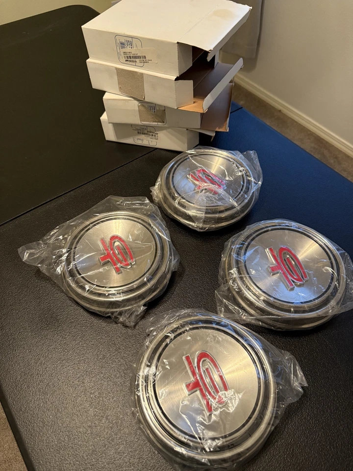 Scott Drake C8OZ-1130-C Mustang GT 1968 1969 Hub Caps Red GT Center Caps Set - Image 4 of 4