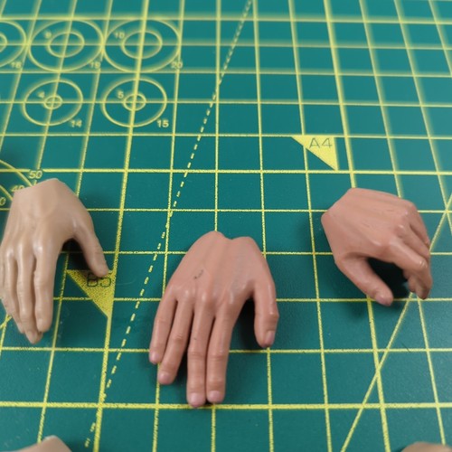 1/6 Scale Spare Hands Bundle Action Figures - Picture 4 of 20