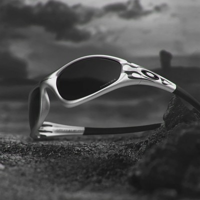 Oakley MUZM Straight Jacket 99 Silver Grey Flames wPrizm Black