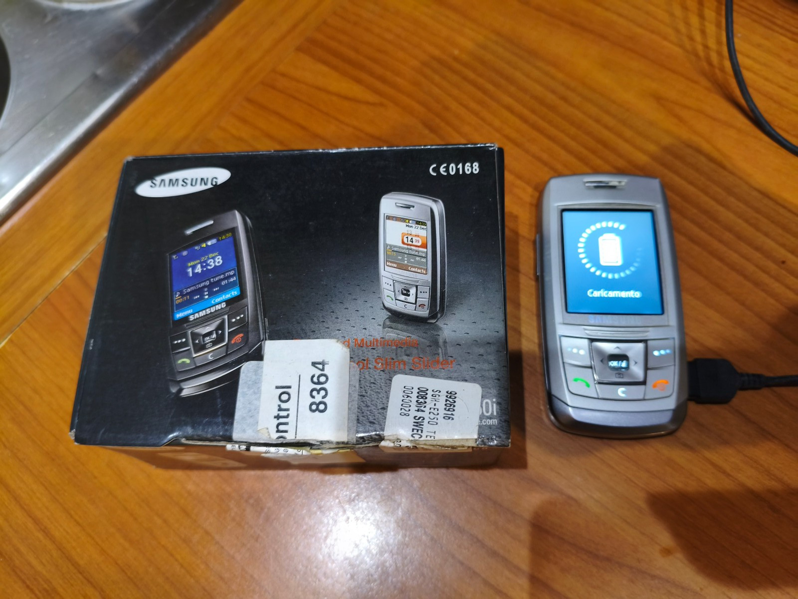 Samsung SGH-E250 EDGE Tri Band Usato