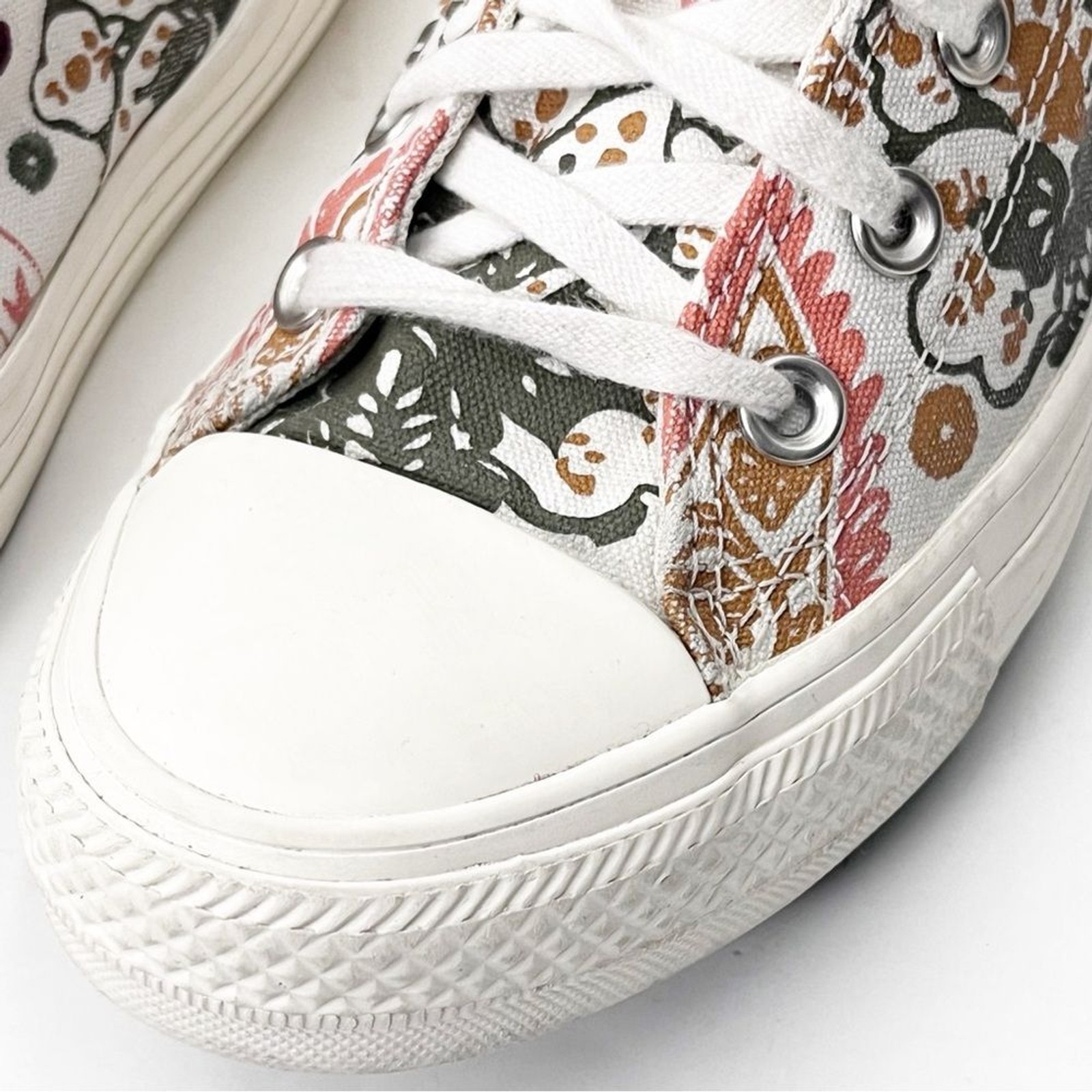 CONVERSE CHUCK TAYLOR ALL STAR Fall Florals Lace Up High Tops Sneakers Women’s 8 thumbnail 14