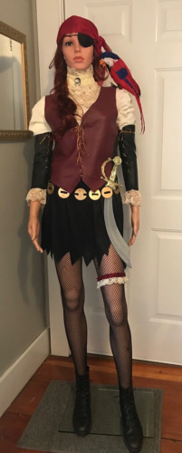 Halloween Costume Saucy Pirate