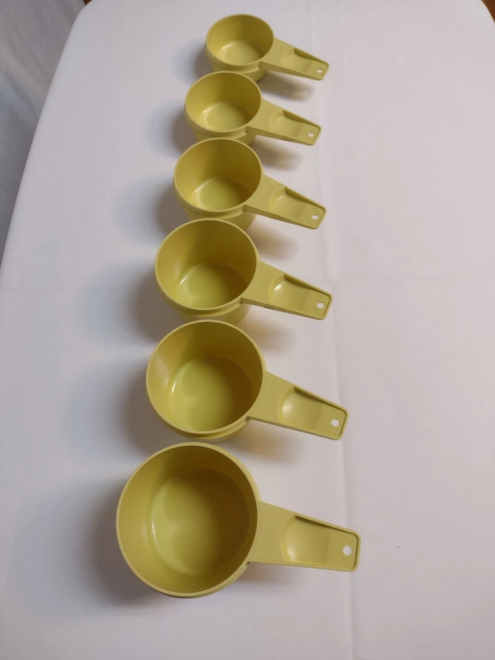 Vintage Tupperware Complete Set of 6 Yellow Nesting Measuring Cups 1/4 to 1 Cup - Image 3 of 4
