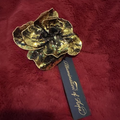 Kobi Halperin Illumination Of Hope Flower Of Hope Pin New - Afbeelding 1 van 2