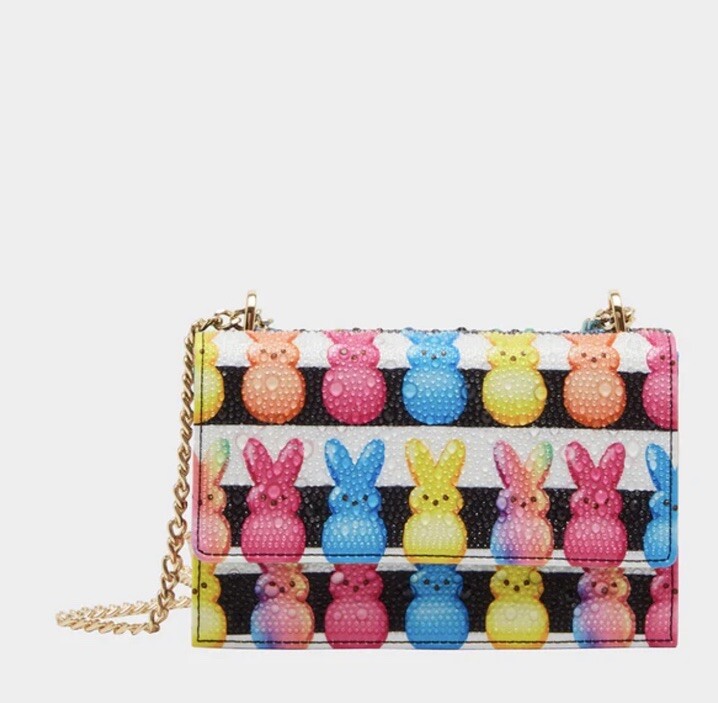Betsey Johnson ねこ　ポーチ Amazon.com: Luv Betsey Johnson Coin Purse Wristlet (Kitty