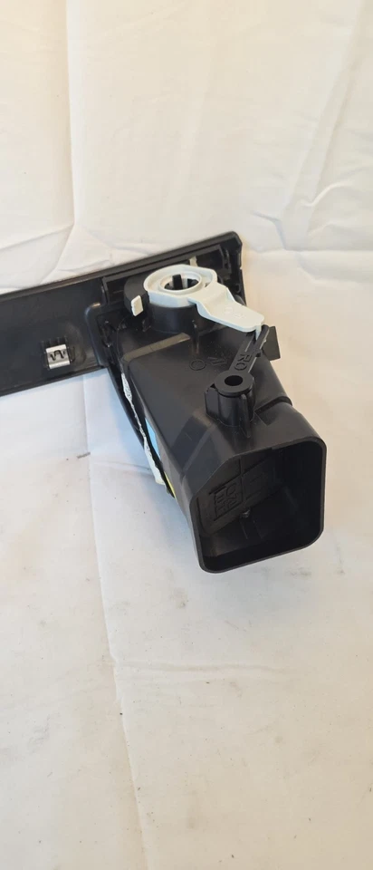 2007-2010 Saturn Outlook Dash Passenger Right Air Vent OEM Grade A Free Shipping - Image 3 of 4