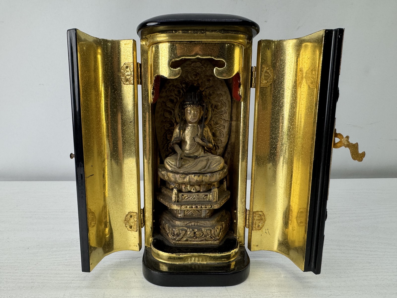 Y10022 STATUE wood carving Buddhist figure shrine cracked Japan antique Buddhism