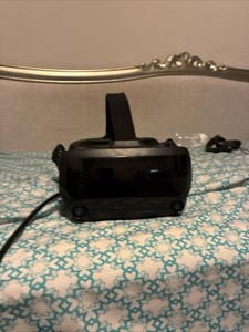 valve index HMD 箱付 valve index HMD 箱付 valve index HMDとアクセサリー VALVE INDEX VR