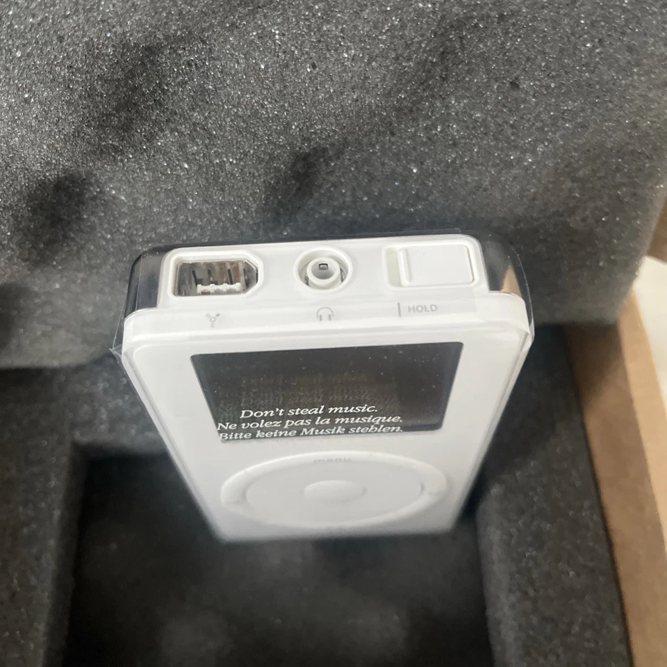 New Old Stock Apple iPod 5GB 1st Generation Vintage - Rare Collectors Piece 2001 - Image 4 of 4