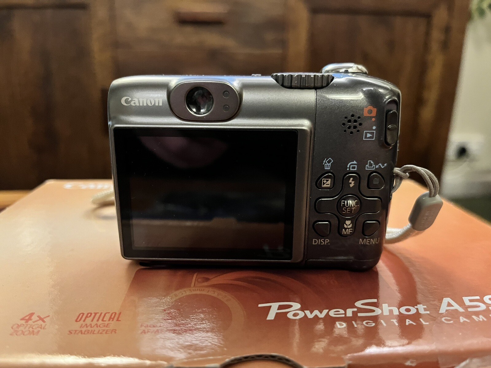 Canon PowerShot A590 IS Digital 8MP Compact Camera Kit Silver Read