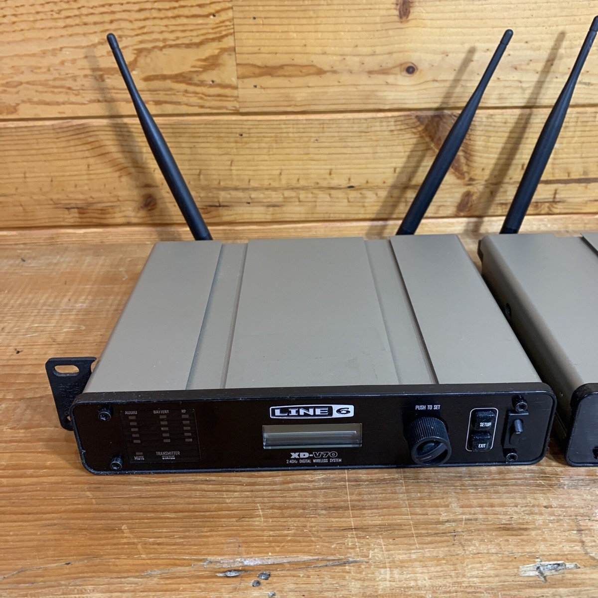 Line6 XD-V70セット 2) LINE 6 XD-V70 Digital Wireless Mic Receiver