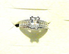 Cubic Zirconia Ring 1.35 ct center stone in Sterling Silver sz 8